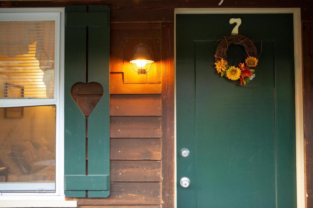 The Chimney Rock Inn & Cottages Екстер'єр фото