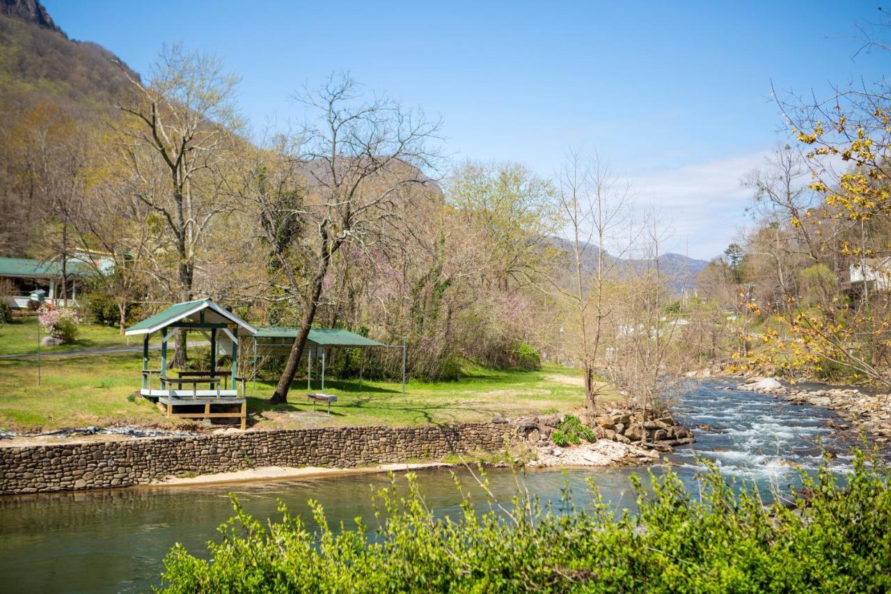 The Chimney Rock Inn & Cottages Екстер'єр фото