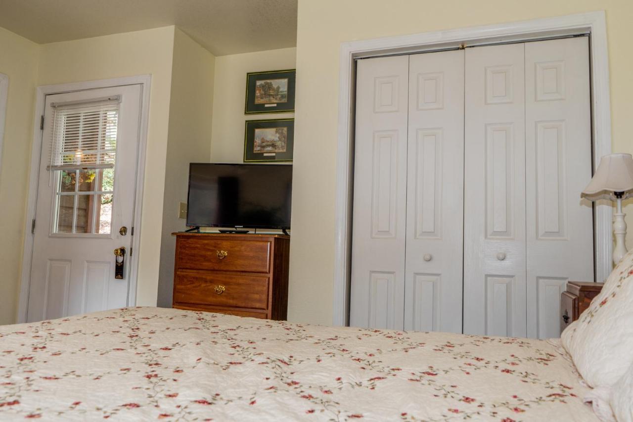 The Chimney Rock Inn & Cottages Екстер'єр фото